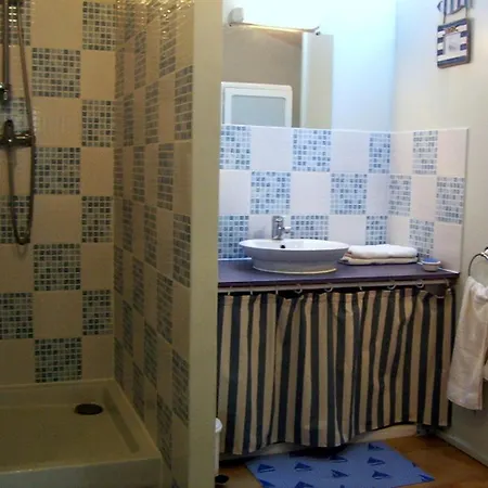 Fleur Des Pins - & D'hotes 4* 생-조르주-돌레롱