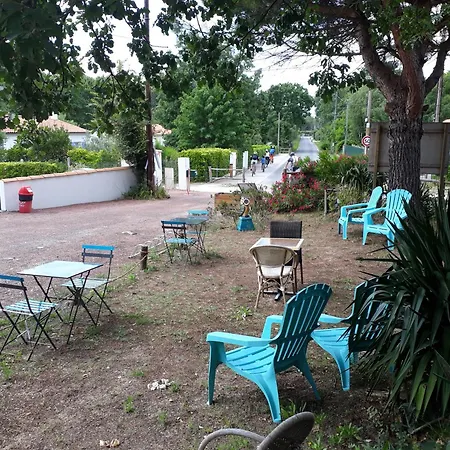 Fleur Des Pins - & D'hotes サン・ジョルジュ・ドレロン